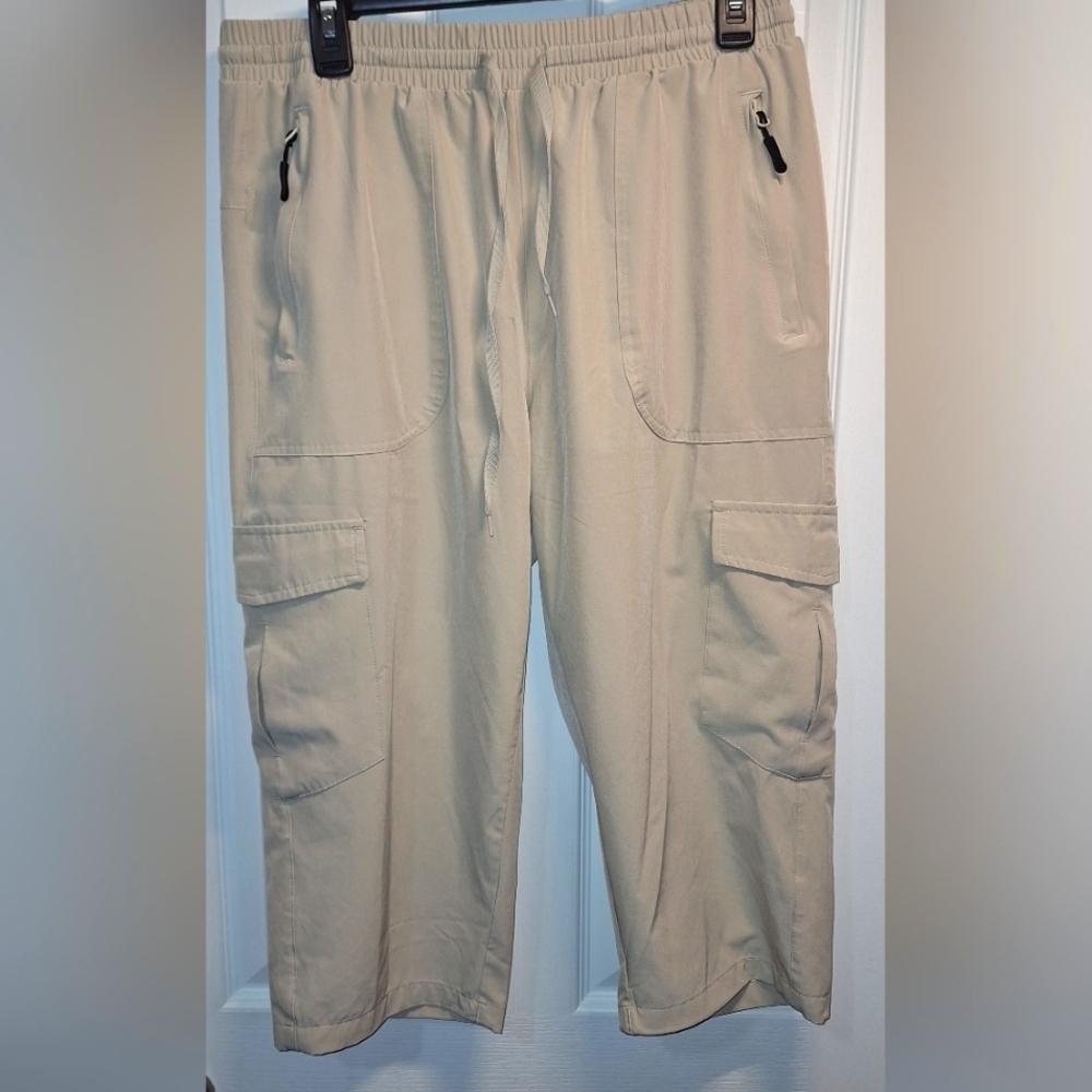 Women's Tan Cargo Capri Pants
